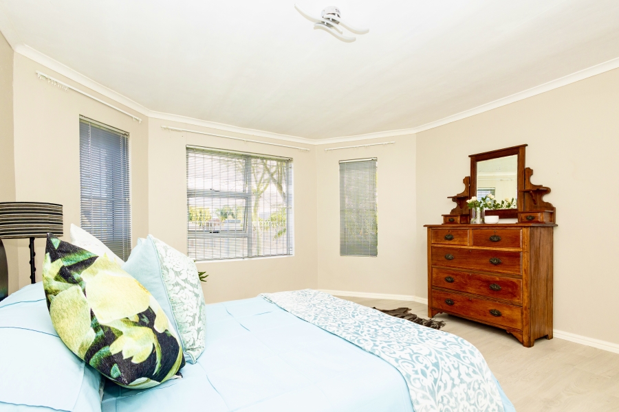 4 Bedroom Property for Sale in Sonstraal Heights Western Cape